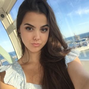 Meet your Posher, Caroline